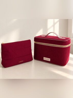 2/19$ Lancôme Cosmetic Case & Cosmetic Bag Set